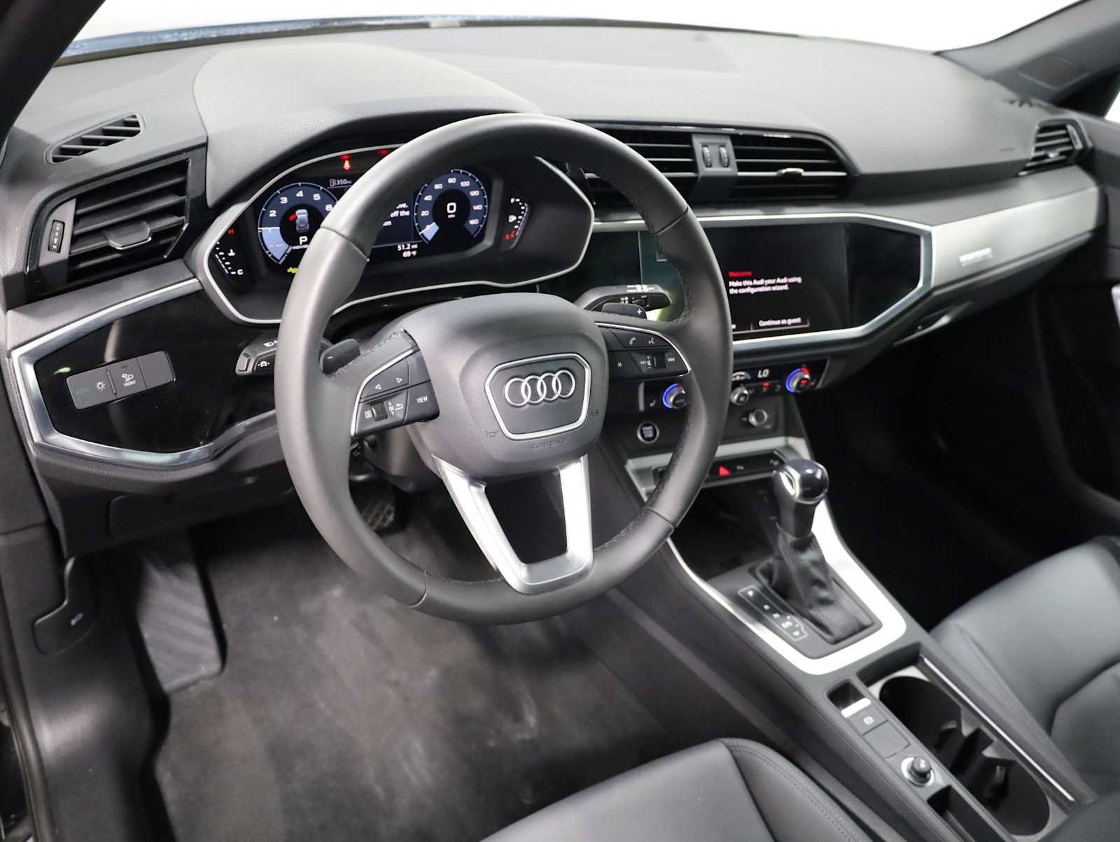 Certified 2025 Audi Q3 2.0T Premium w/ Convenience Package AWD/4WD image 4