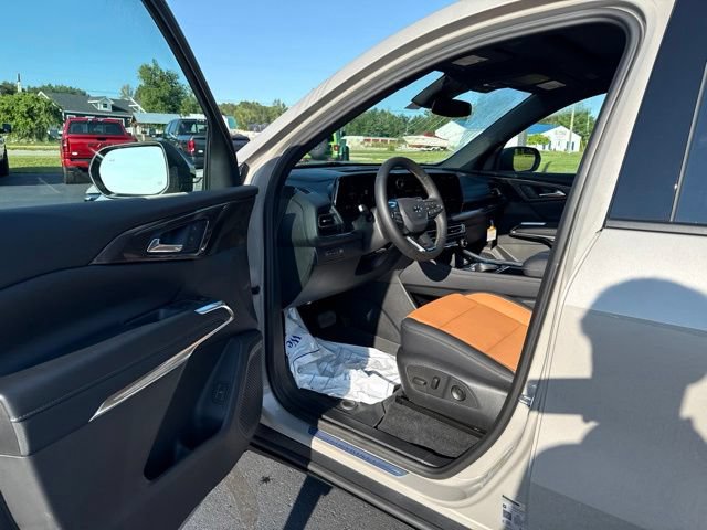 New 2027 Chevrolet Traverse Z71 w/ LPO, Floor Liner Package AWD/4WD image 10