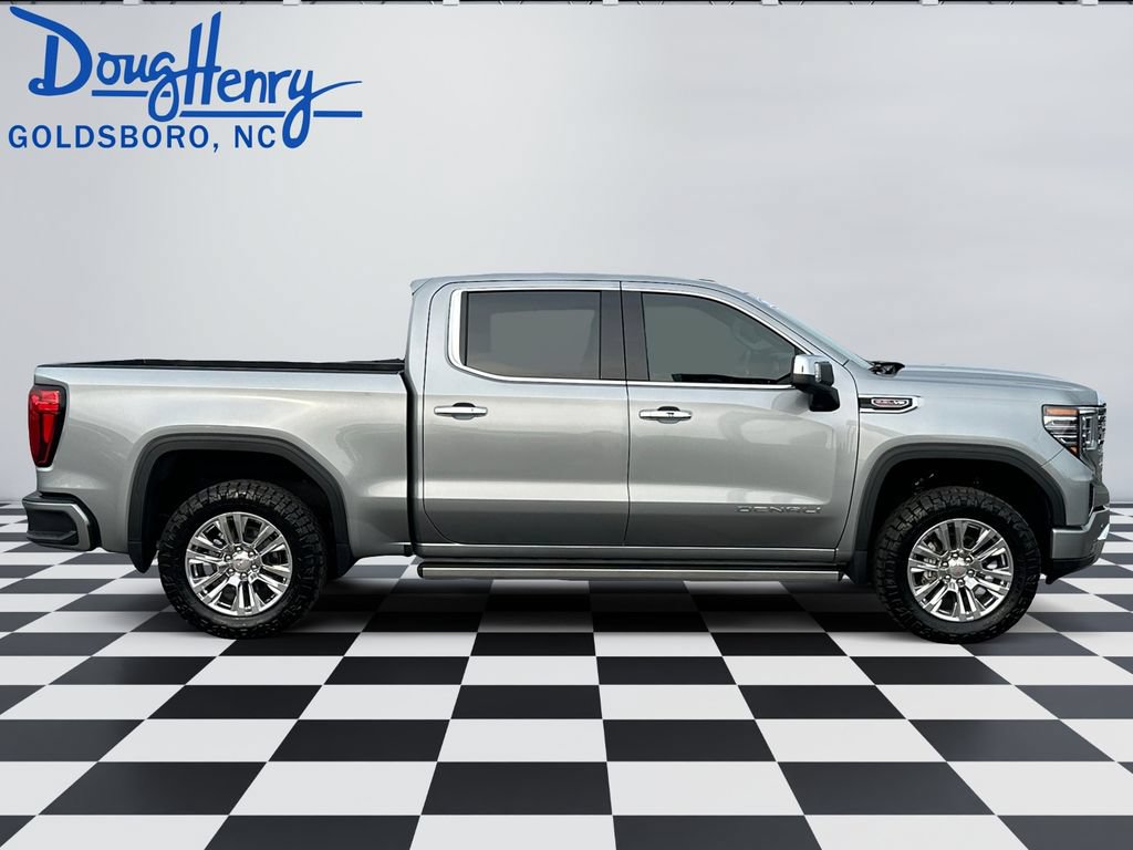 Used 2025 GMC Sierra 1500 Denali w/ Technology Package AWD/4WD image 6