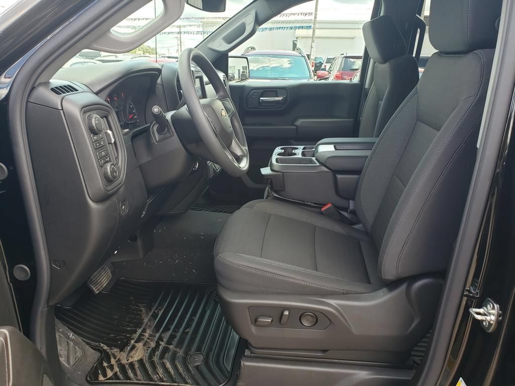 New 2026 Chevrolet Silverado 1500 Custom w/ LPO, Dark Essentials Package AWD/4WD image 25