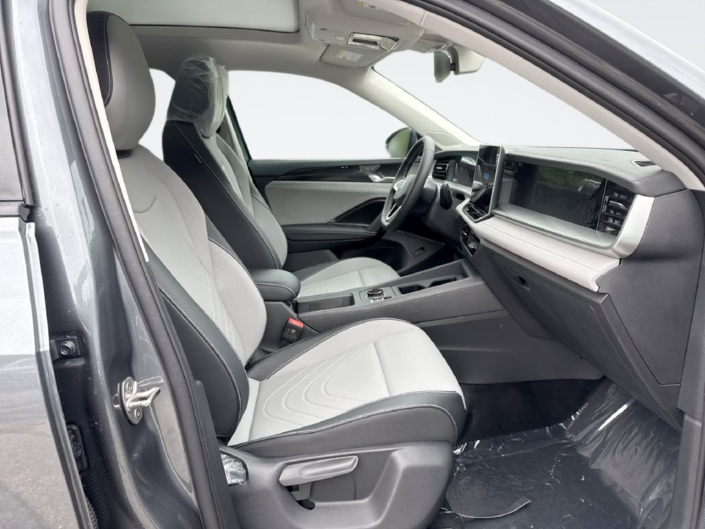 New 2026 Volkswagen Tiguan SE AWD/4WD image 26