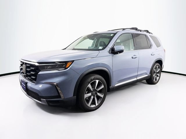 Used 2025 Honda Pilot Elite image 3
