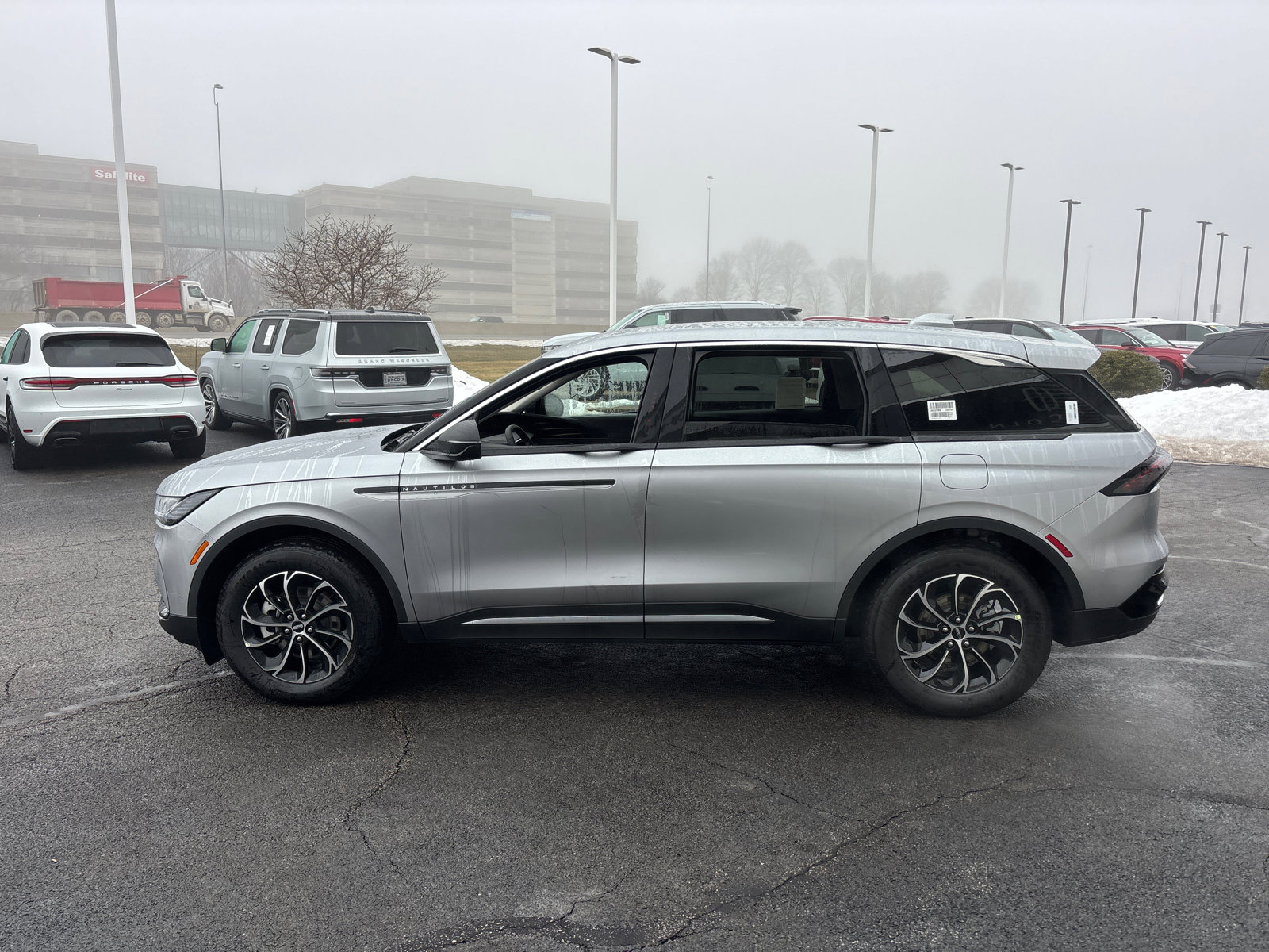 New 2026 Lincoln Nautilus Premier image 4