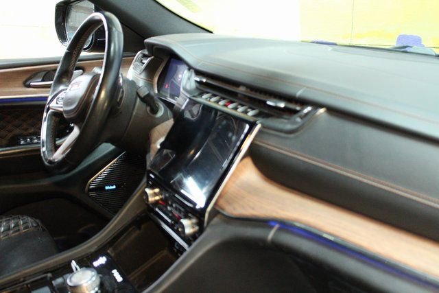 Used 2021 Jeep Grand Cherokee L Summit w/ Luxury Tech Group V image 12