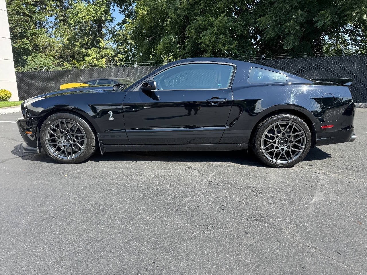 Used 2014 Ford Mustang Shelby GT500 w/ Equipment Group 821A RWD image 2