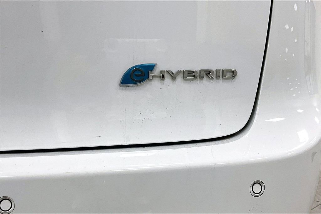 Used 2024 Chrysler Pacifica Select image 24