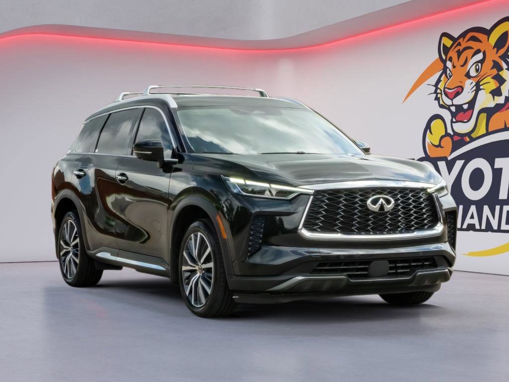 Used 2023 INFINITI QX60 Sensory w/ Cargo Package AWD/4WD image 3