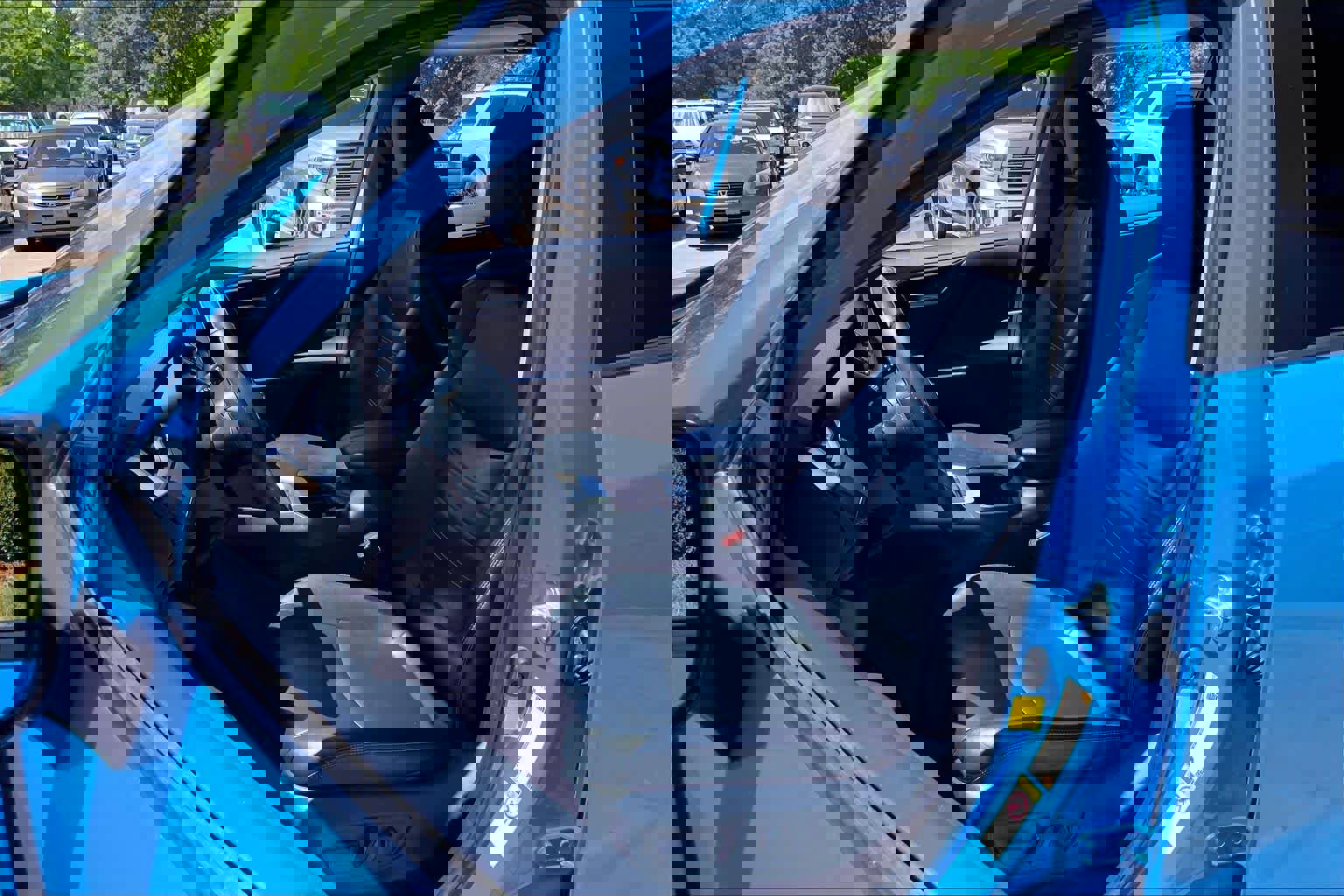 Used 2019 Toyota RAV4 XLE Premium image 8