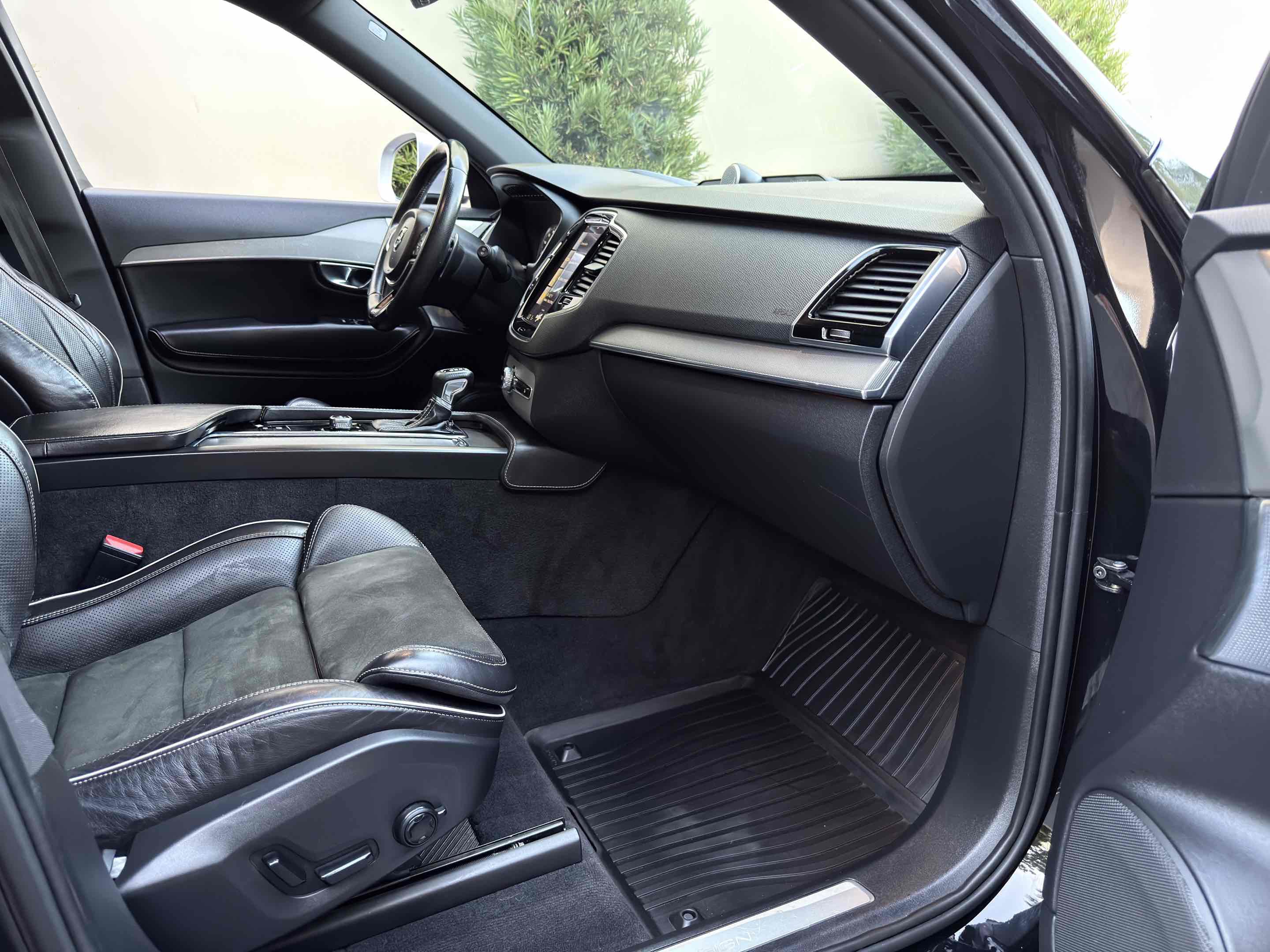 Used 2016 Volvo XC90 T6 R-Design w/ Vision Package image 76