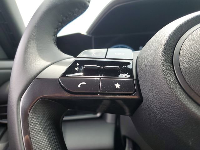 Certified 2025 Hyundai Elantra SEL FWD image 22