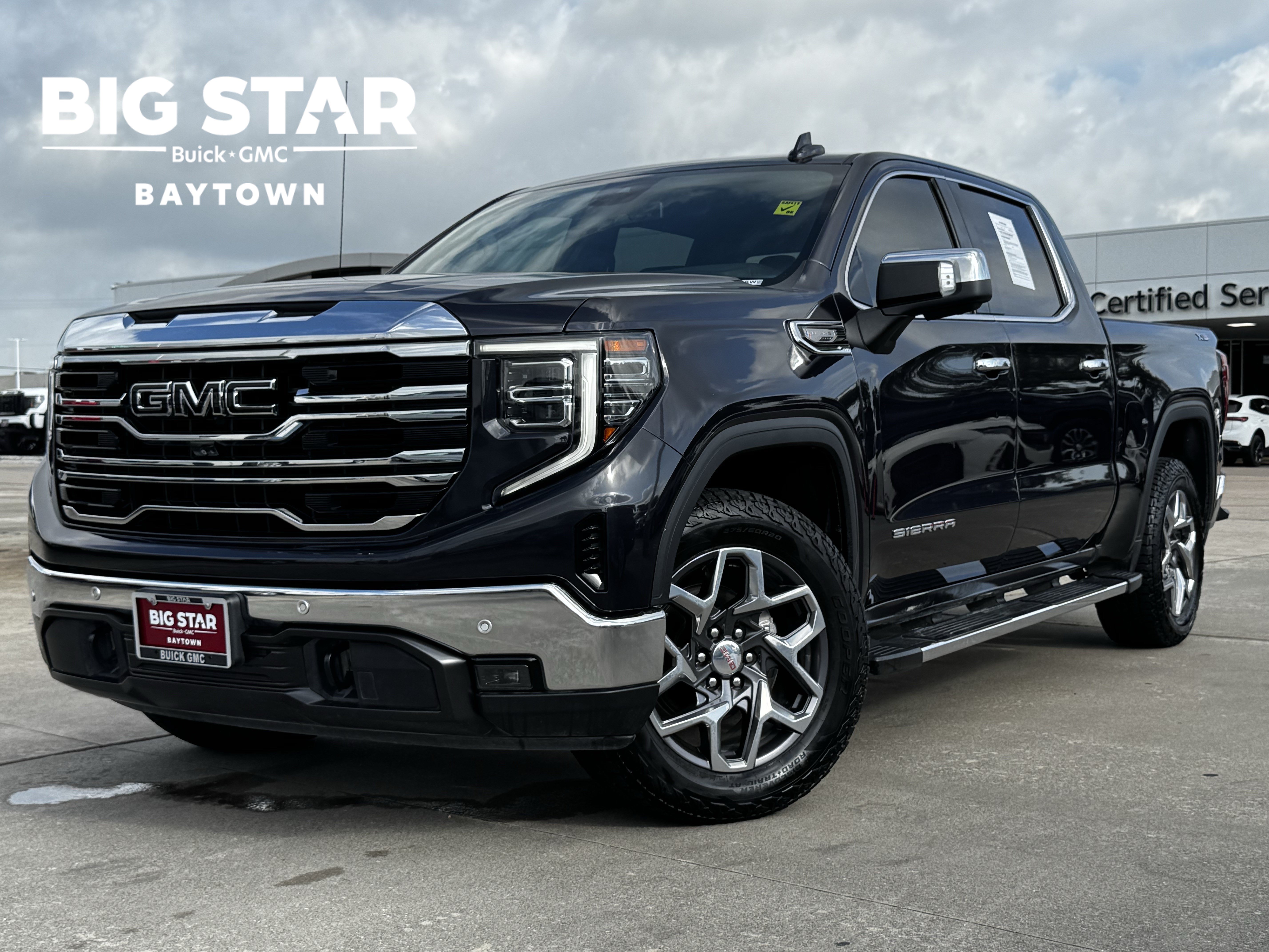 Used 2023 GMC Sierra 1500 SLT AWD/4WD image 1