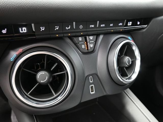 New 2025 Chevrolet Blazer LT w/ Midnight/Sport Edition FWD image 34