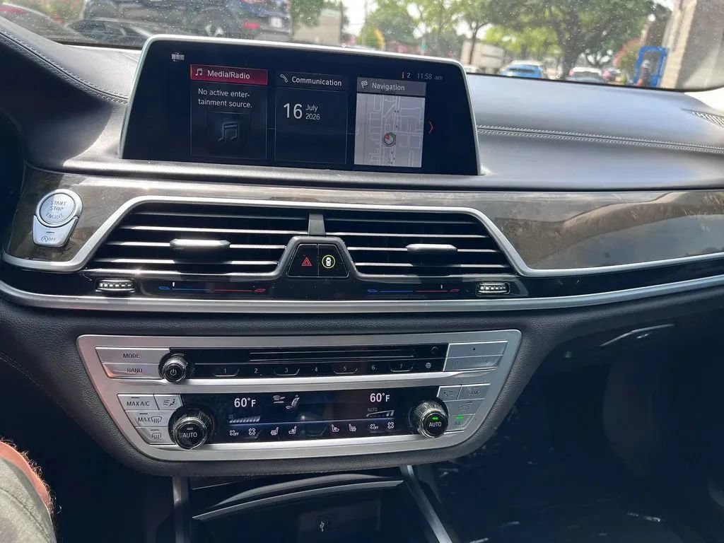 Used 2018 BMW 740i RWD image 31