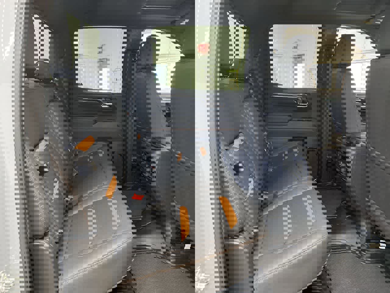 Used 2025 GMC Sierra 1500 AT4 w/ AT4 Premium Package image 17