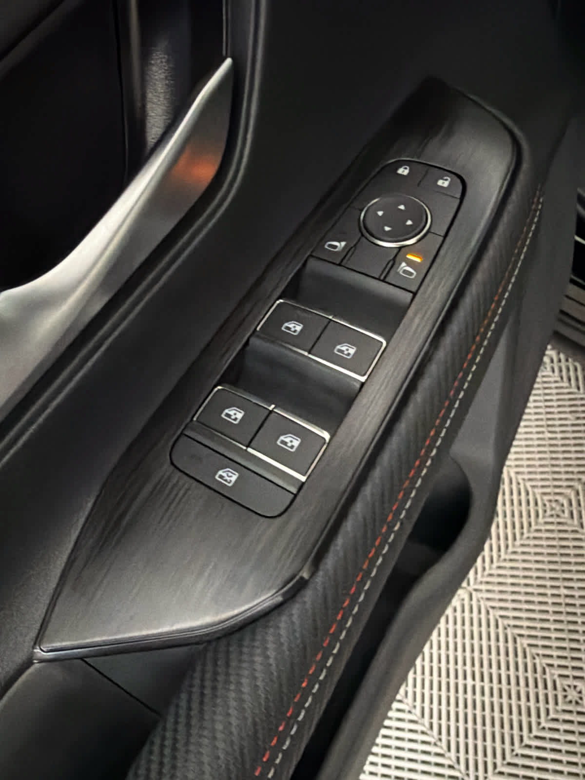 New 2026 Nissan Kicks SR FWD image 22
