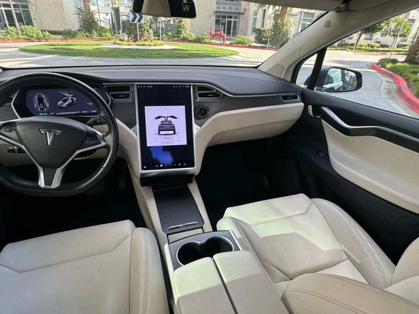 Used 2020 Tesla Model X Long Range AWD/4WD image 10