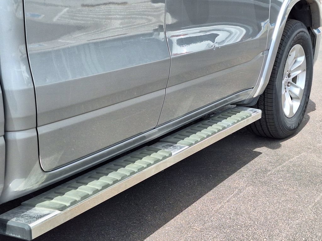 Used 2020 RAM 1500 Laramie AWD/4WD image 29