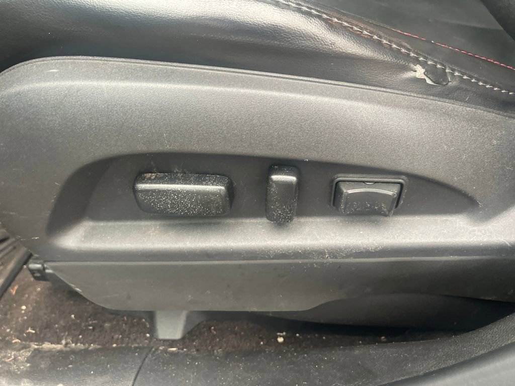 Used 2016 Chevrolet Equinox LTZ w/ Enhanced Convenience Package image 17