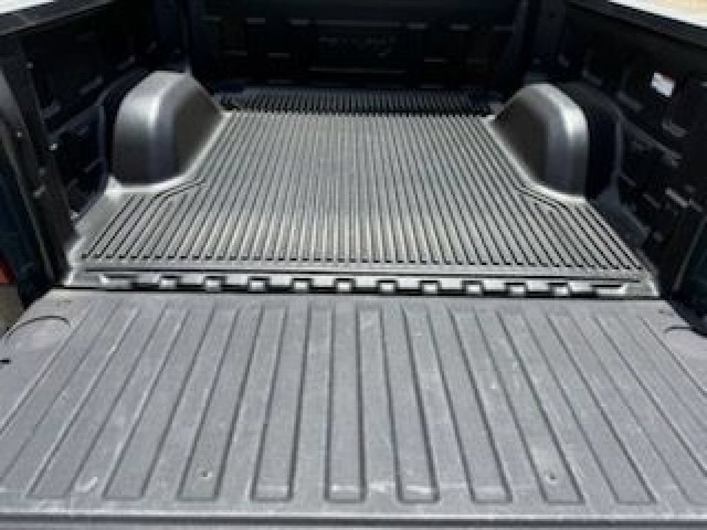 Used 2025 Chevrolet Silverado 1500 LT AWD/4WD image 24