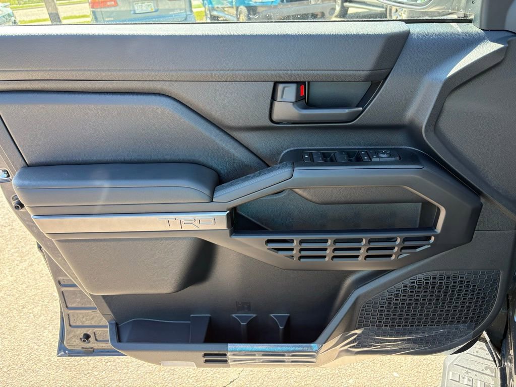 Used 2025 Toyota 4Runner TRD Off-Road image 12