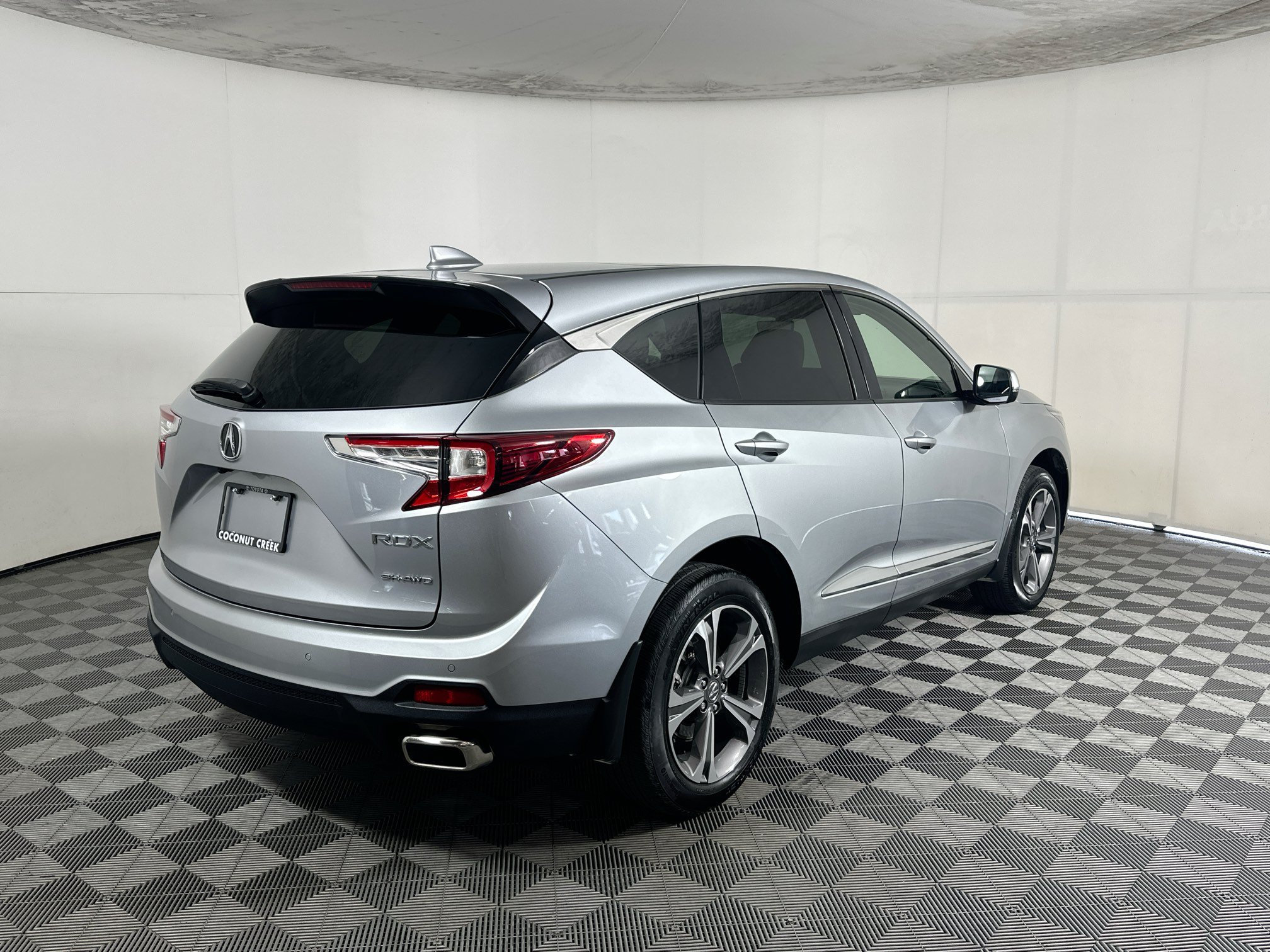 Used 2025 Acura RDX w/ Technology Package AWD/4WD image 3