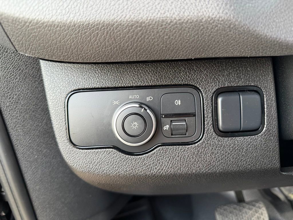 Used 2024 Mercedes-Benz Sprinter 2500 image 12