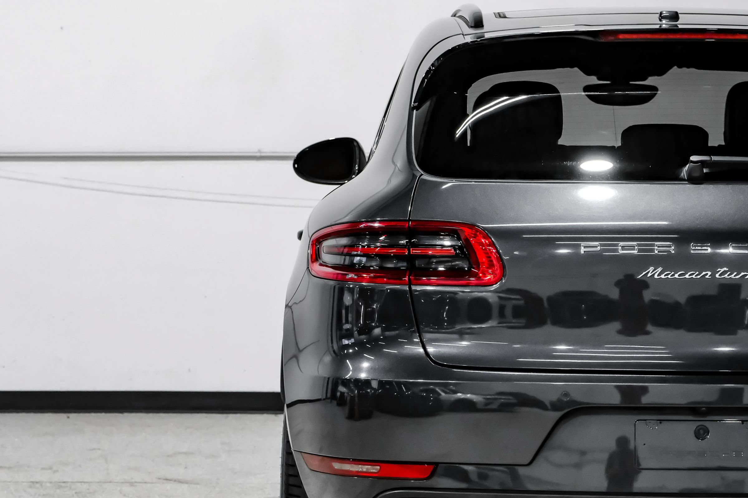 Used 2017 Porsche Macan Turbo AWD/4WD image 45
