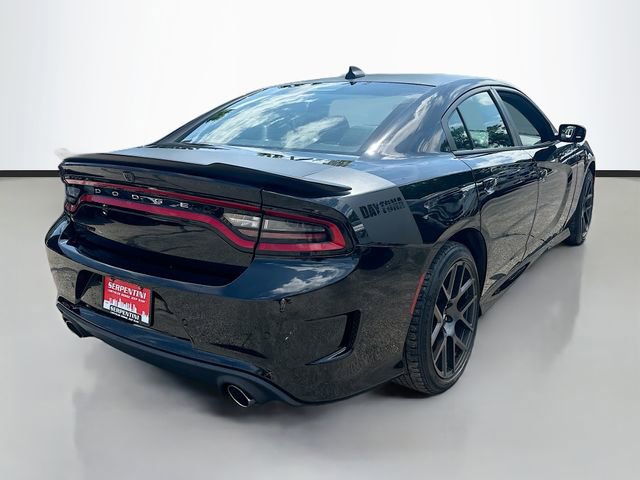 Used 2017 Dodge Charger R/T RWD image 6