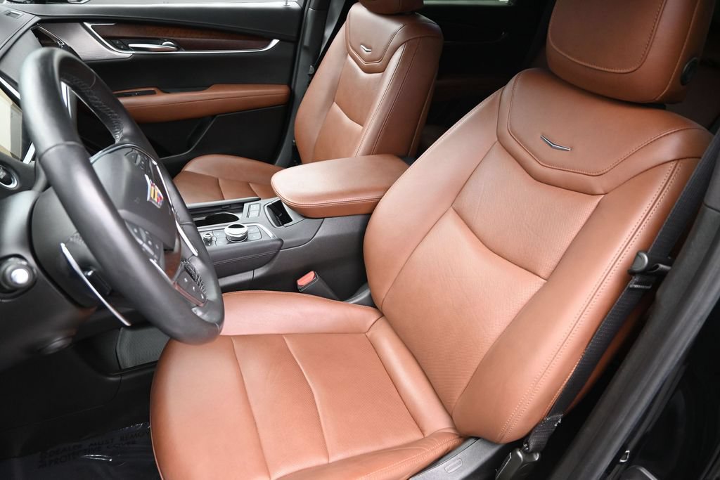Used 2023 Cadillac XT5 Sportv w/ Technology Package AWD/4WD image 11