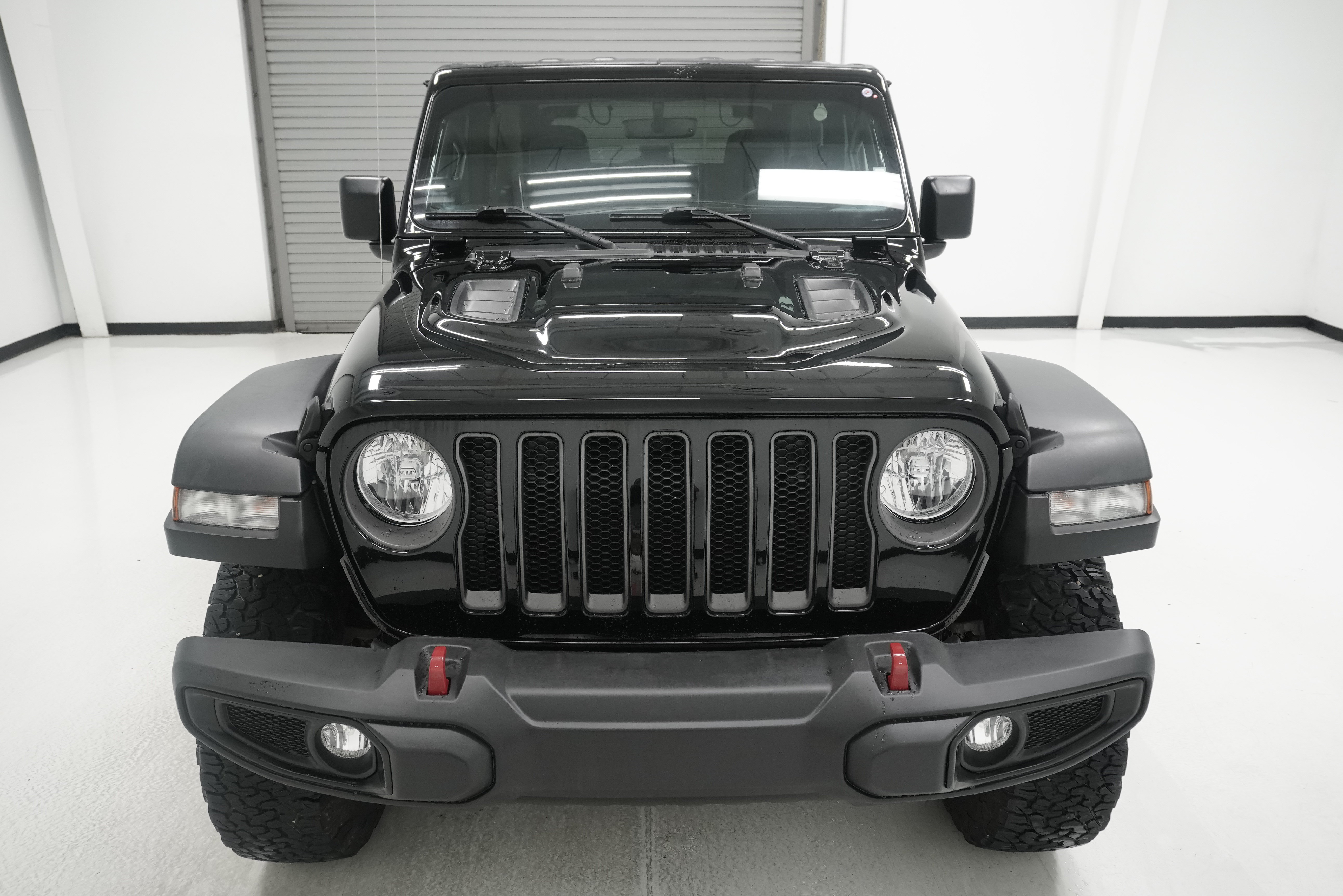 Used 2023 Jeep Wrangler Rubicon w/ Cold Weather Group AWD/4WD image 2