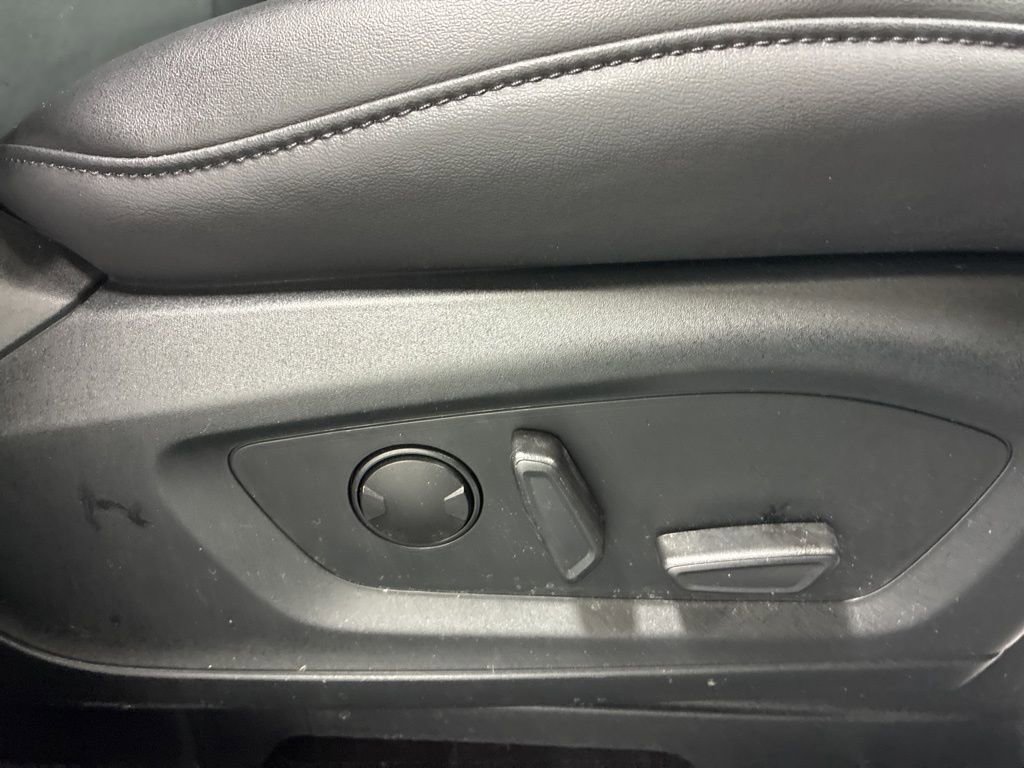 Used 2023 Ford Explorer XLT w/ Equipment Group 202A image 31