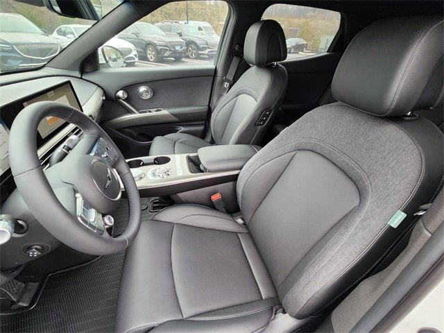 Used 2025 Genesis GV60 Advanced image 17