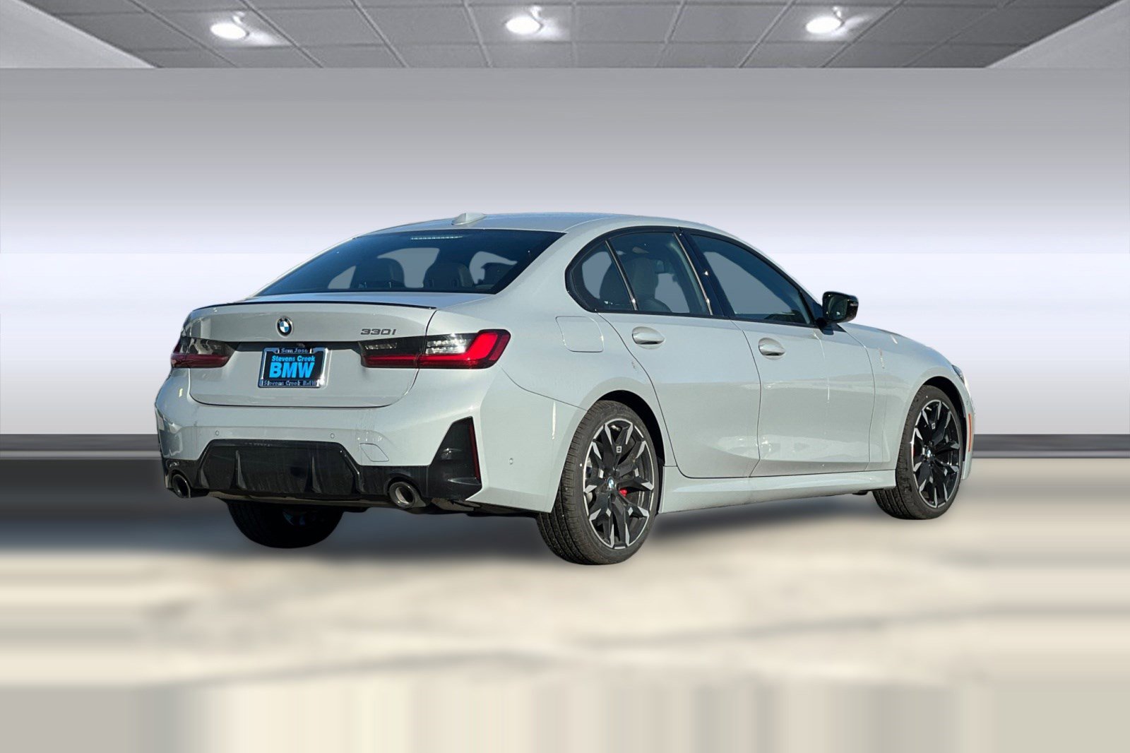 Used 2026 BMW 330i Sedan w/ M Sport Package RWD image 9