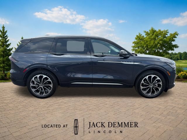 Certified 2024 Lincoln Nautilus Reserve AWD/4WD image 8