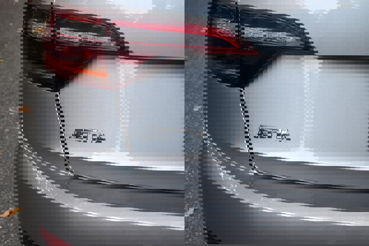 Used 2019 Volkswagen Jetta S w/ Driver Assistance Package image 33