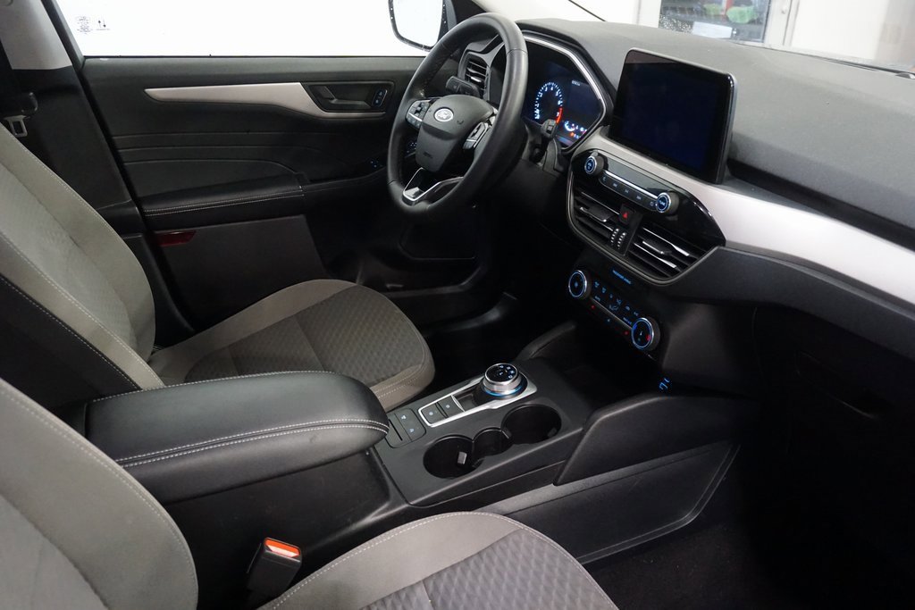 Used 2022 Ford Escape SE w/ Cold Weather Package image 25