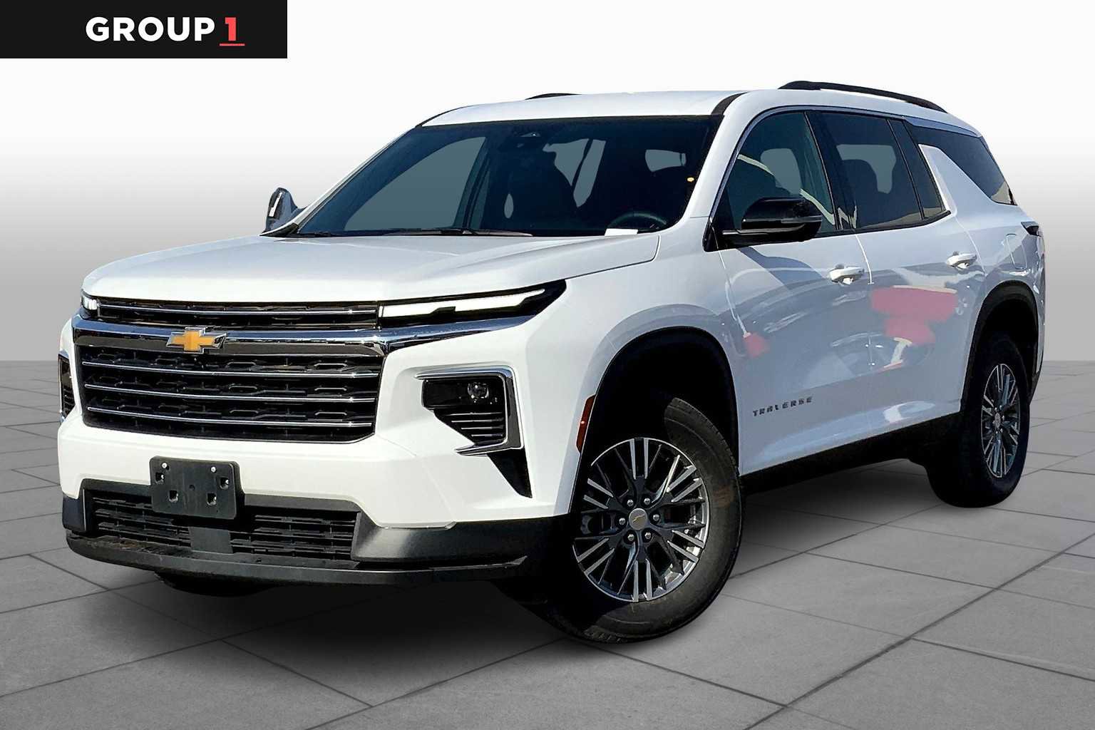 Used 2024 Chevrolet Traverse LT image 1