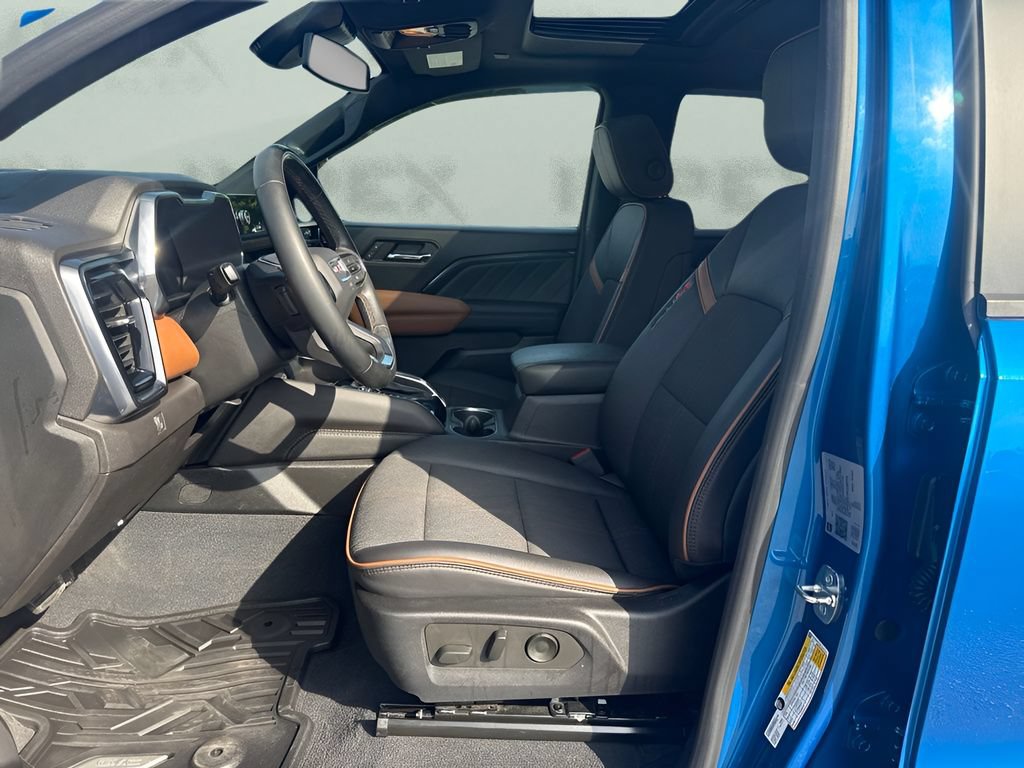 Used 2023 GMC Canyon AT4 w/ Canyon Safety Plus Package AWD/4WD image 9