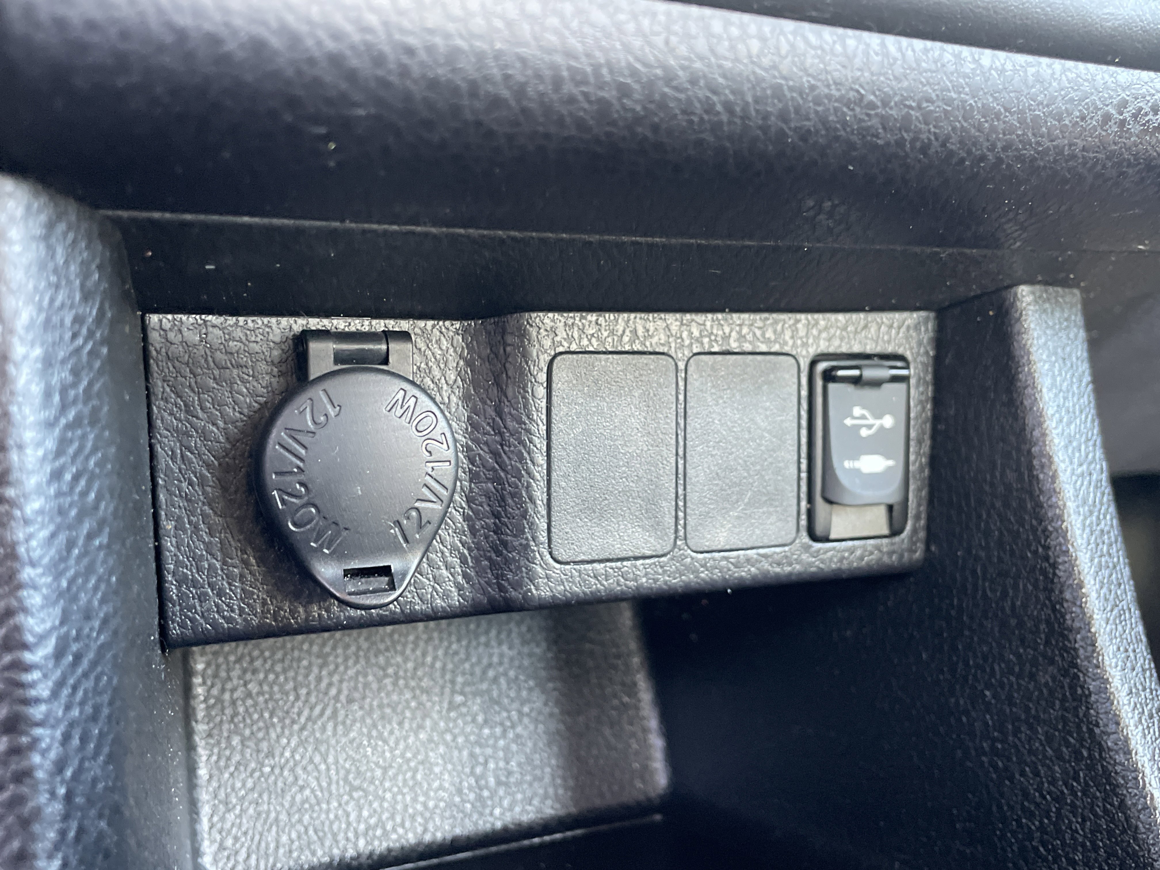 Used 2018 Toyota Corolla L image 23