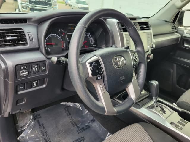 Used 2020 Toyota 4Runner SR5 AWD/4WD image 11