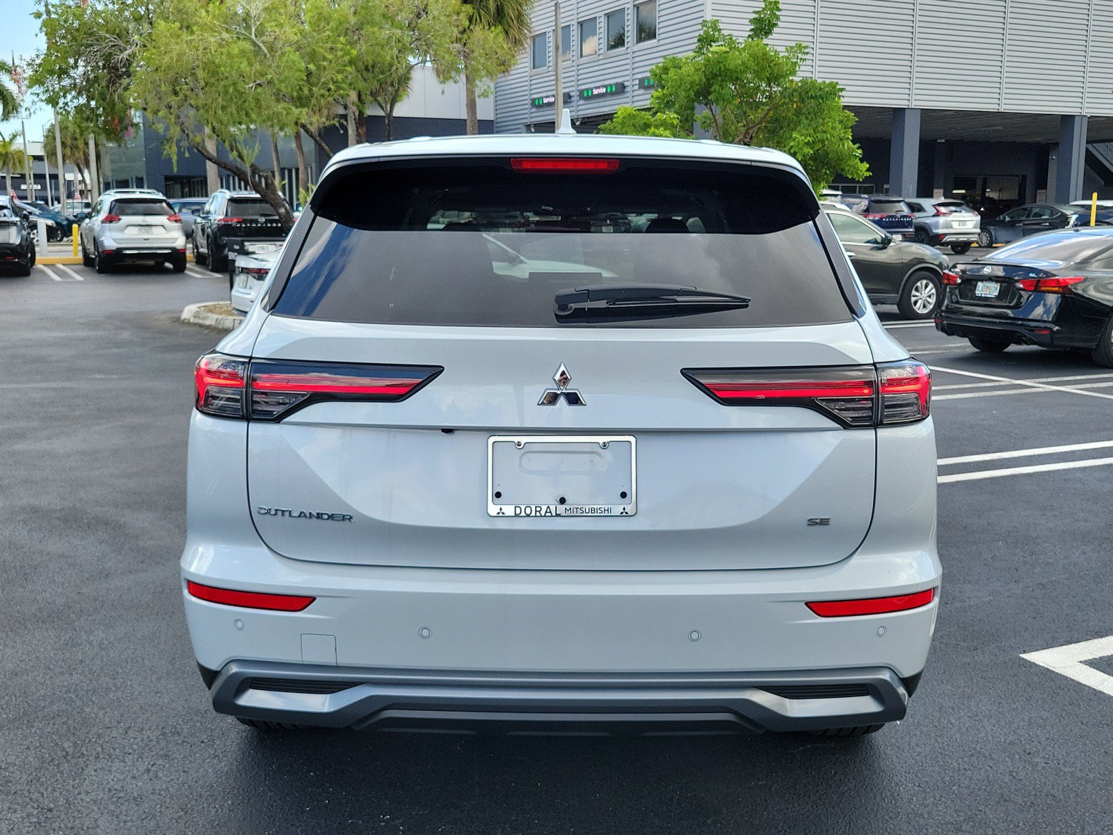 New 2026 Mitsubishi Outlander SE FWD image 5