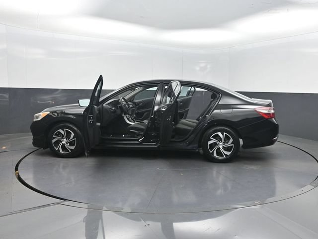 Used 2016 Honda Accord LX image 37