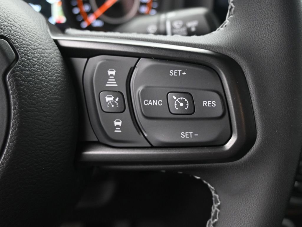 Used 2025 Jeep Gladiator Sport image 25