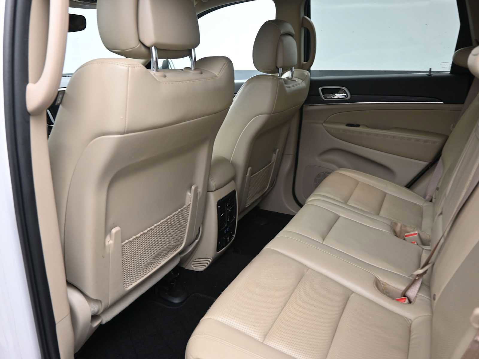 Used 2021 Jeep Grand Cherokee Limited w/ Luxury Group II AWD/4WD image 8