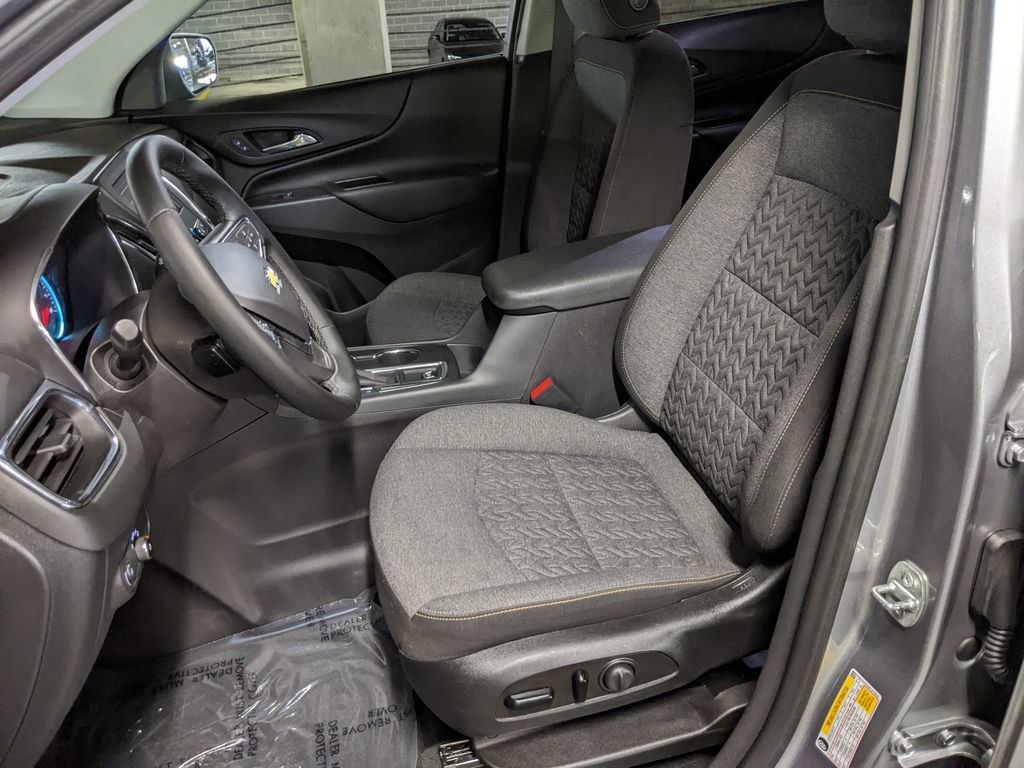 Used 2023 Chevrolet Equinox LT FWD image 11