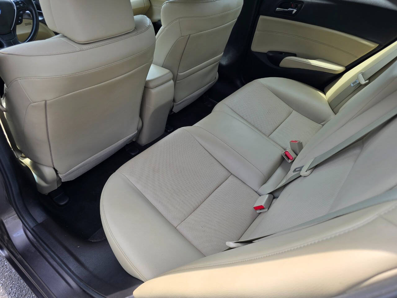 Used 2013 Acura ILX w/ Technology Package FWD image 26
