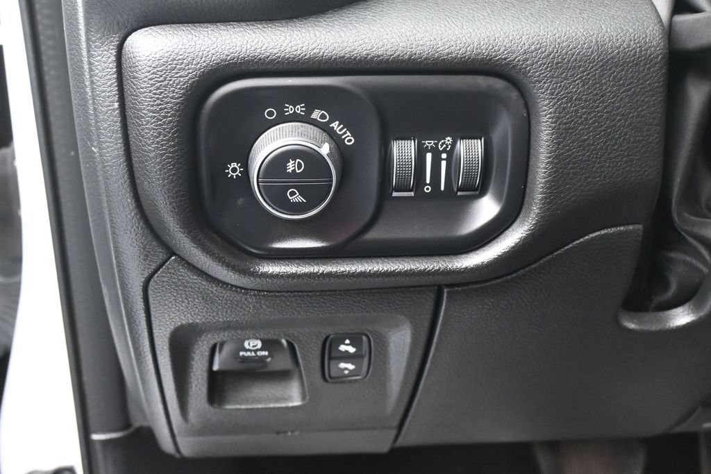 Used 2023 RAM 1500 Laramie AWD/4WD image 16