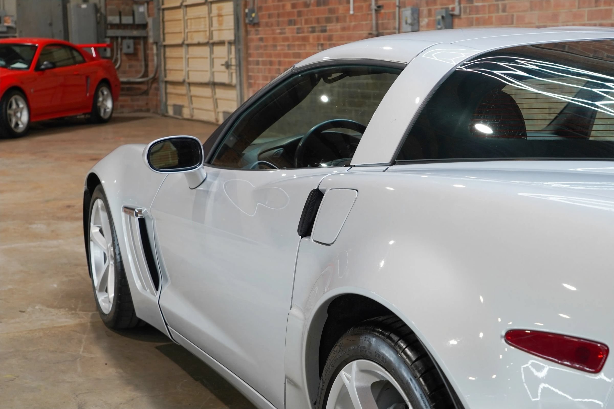 Used 2010 Chevrolet Corvette Grand Sport w/ Preferred Equipment Group RWD image 20