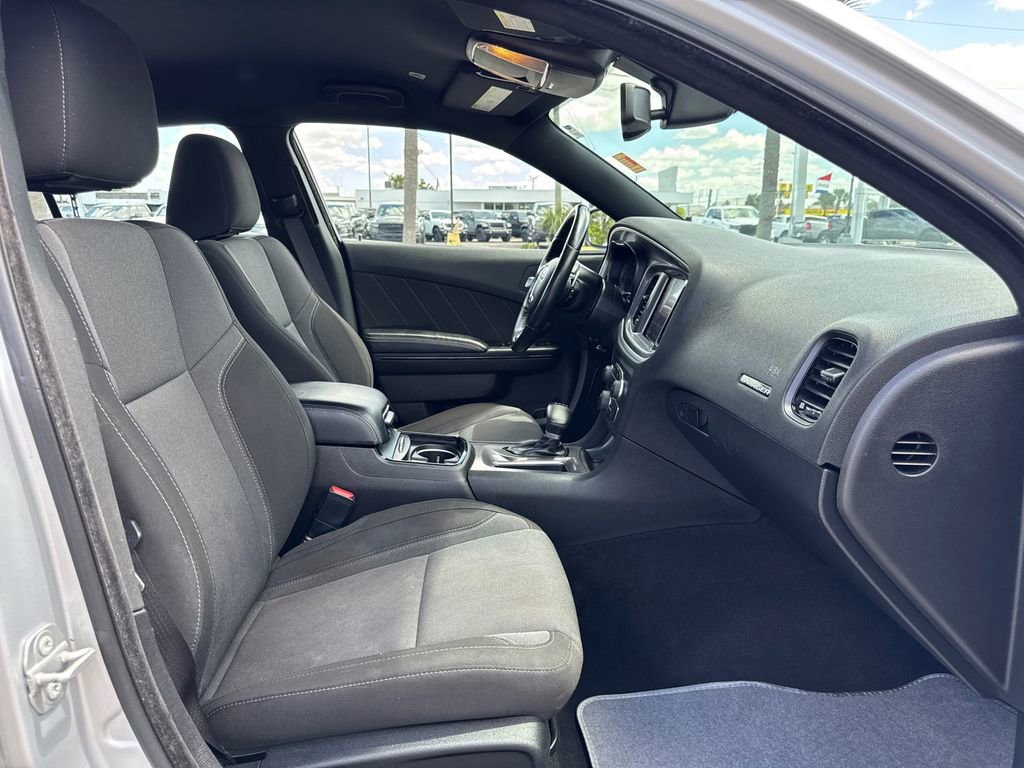 Used 2022 Dodge Charger SXT w/ Blacktop Package image 19