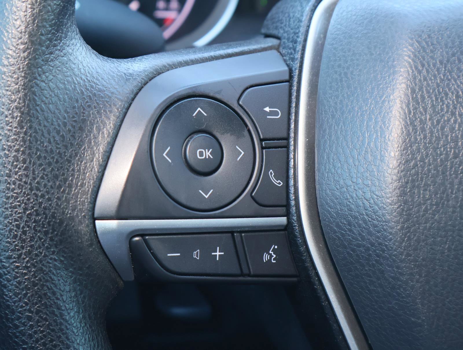 Used 2023 Toyota Camry LE image 20